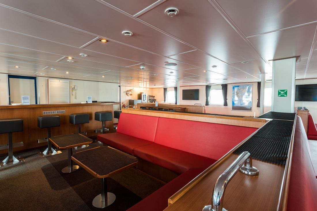 Ortelius, observation lounge, bar, library, deck 6 © Oceanwide Expeditions (1).jpg_Eduardus Lee.jpg