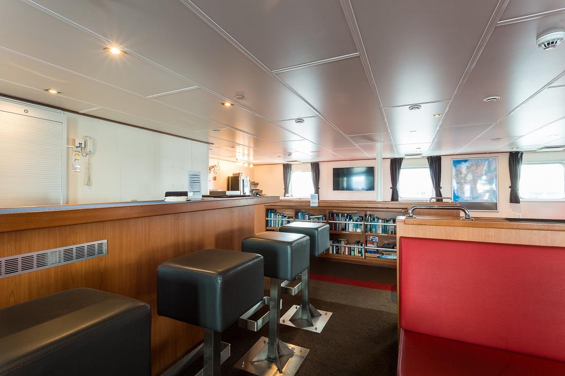 Ortelius, observation lounge, bar, library, deck 6 © Oceanwide Expeditions (2).jpg_Eduardus Lee.jpg